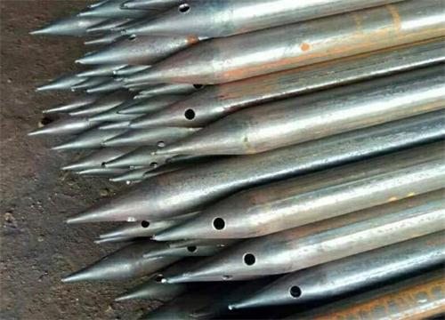 新荣隧道钢花管现货